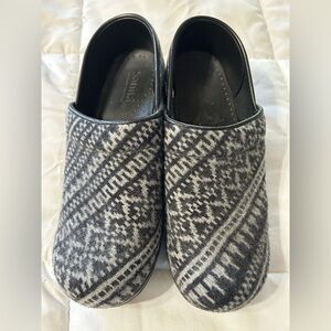 Sanita Womens Fair Isle Gray Wool Clogs 39. US 8